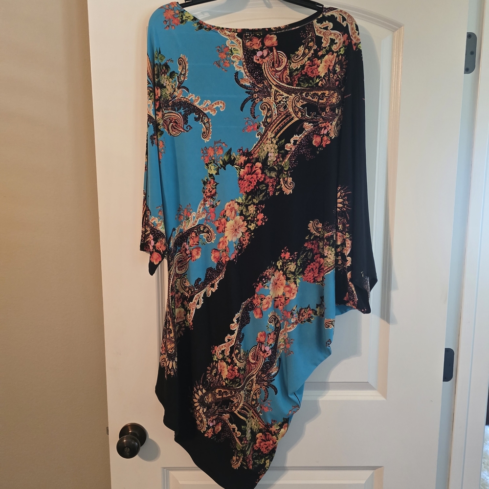 Eva Varro Black and Blue Floral Tunic